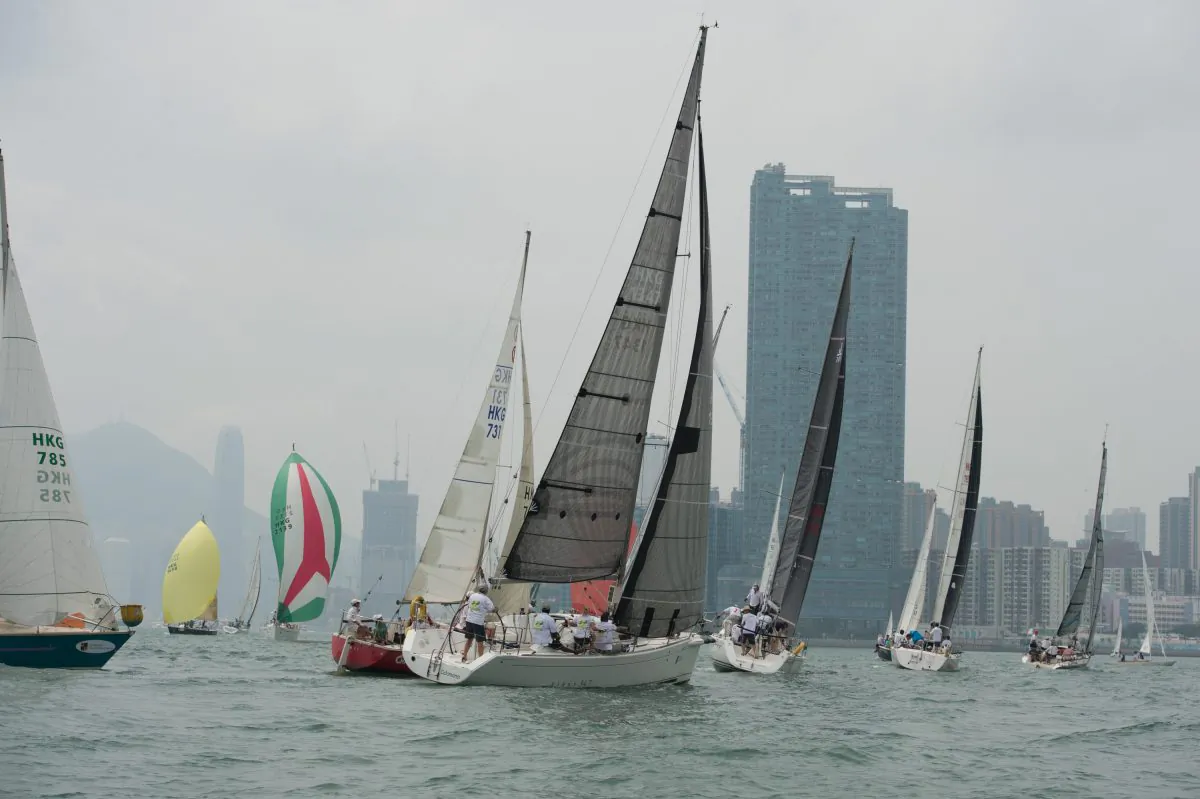 Boats head up-wind in Race-2 of the Edmond de Rothschild Autumn Regatta held in Victoria Harbour on weekend Sept 19-20, 2015.
Credit: Bill Cox/Epoch Times