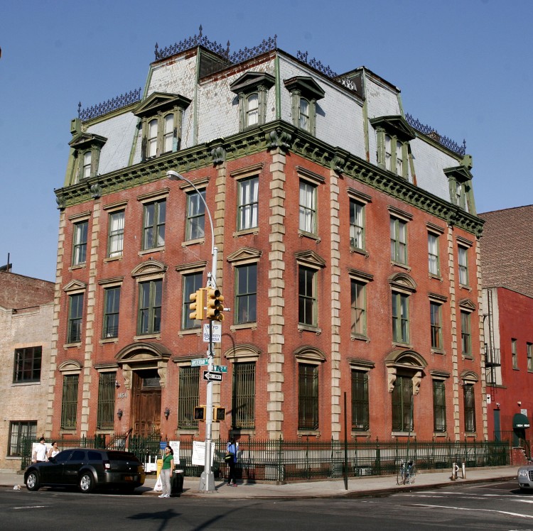 STATION HOUSE: The former 32nd precinct New York City police station at 152nd Street and Amsterdam Avenue.  (Tim McDevitt/The Epoch TImes)