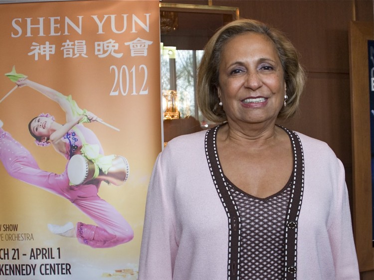 5245_CathyHughes Cathy Hughes attends Shen Yun Performing Arts in Washington