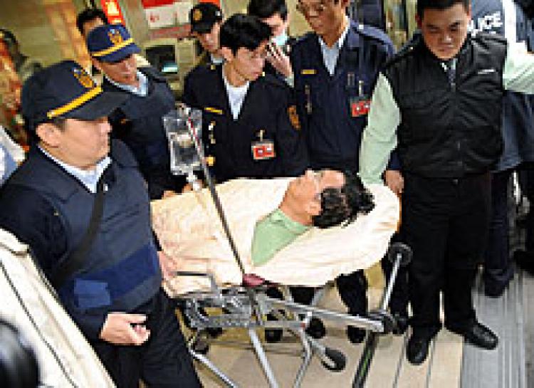 Former Taiwanese president Chen Shui-bian was hospitalized after complications from his hunger strike in jail. (Central News Agency) Former Taiwanese president Chen Shui-bian was hospitalized after complications from his hunger strike in jail. (Central News Agency)