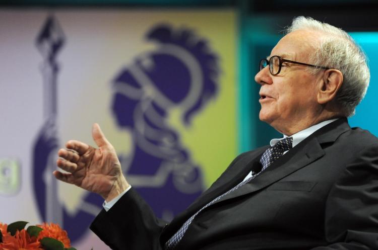 Billionaire investor Warren Buffett, Chairman and CEO of Berkshire Hathaway Inc, joins California Governor Arnold Schwarzenegger (not in picture) in a coversation during the Women's Conference 2008 at the Long Beach Convention Centre in Long Beach, California. (Jewel Samad/AFP/Getty Images) Billionaire investor Warren Buffett, Chairman and CEO of Berkshire Hathaway Inc, joins California Governor Arnold Schwarzenegger (not in picture) in a coversation during the Women's Conference 2008 at the Long Beach Convention Centre in Long Beach, California. (Jewel Samad/AFP/Getty Images)