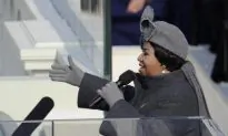 Aretha Franklin Visited by Jesse Jackson, Stevie Wonder: Reports