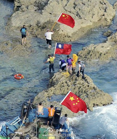 Activists on Senkaku Islands Epoch Times Photo