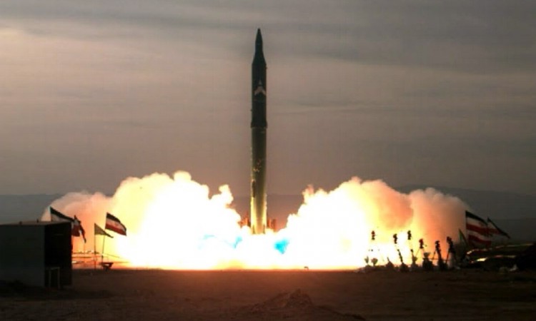 Photo from Iranian ISNA news agency on Dec. 16, 2009, shows the test-firing at an undisclosed location in Iran of an improved Sejil 2 medium-range missile, which Tehran says can reach targets inside Israel. (Vahi Reza Alaee/AFP/Getty Images) Epoch Times Photo