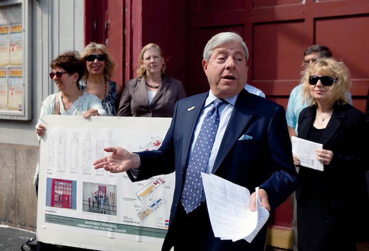 Brooklyn Borough President Marty Markowitz speaks to the press outside the Engine 212 firehouse in Greenpoint, Brooklyn, on Sept. 27. (Amal Chen/The Epoch Times) Brooklyn Borough President Marty Markowitz speaks to the press outside the Engine 212 firehouse in Greenpoint, Brooklyn, on Sept. 27. (Amal Chen/The Epoch Times)