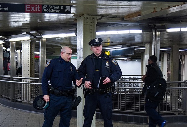 BChasteen_NYPD-Subway_3711 Epoch Times Photo