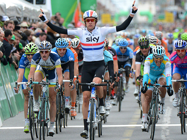BradleyWigginsRomandie Sky's Bradley Wiggins (C) wins the Stage One sprint to claim the leader's jersey. (teamsky.com)
