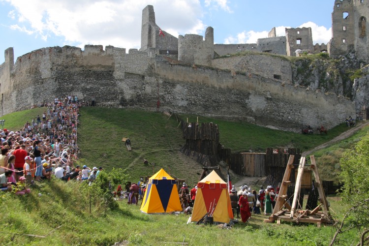 Visitors enjoy the summer festival at a castle near the village of Beckov, Slovakia, July 15, 2007. The castle restoration project goes forward with a donation from the Slovak Ministry of Culture. (Peter Sedik/The Epoch Times) Epoch Times Photo
