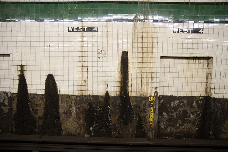 Chasteen_020212_subway_1476-2 Epoch Times Photo