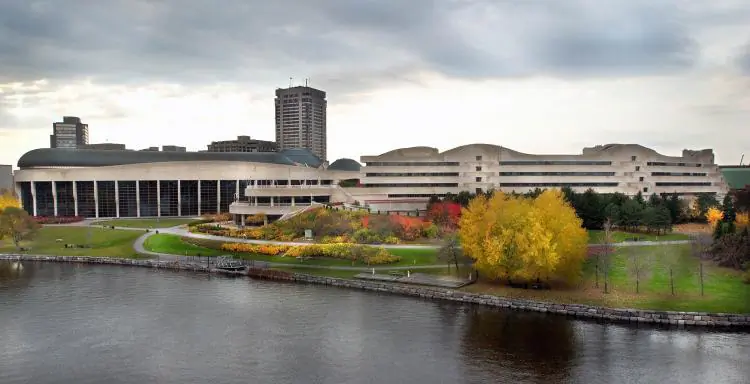 The Canadian Museum of Civilization in Gatineau, Quebec, on the banks of the Ottawa River. (Harry Foster, MCC)