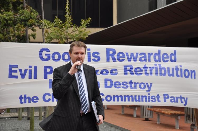 Auckland Mayoral candidate Colin Craig, at the Quit the CCP rally held in downtown Auckland, New Zealand. (The Epoch Times)