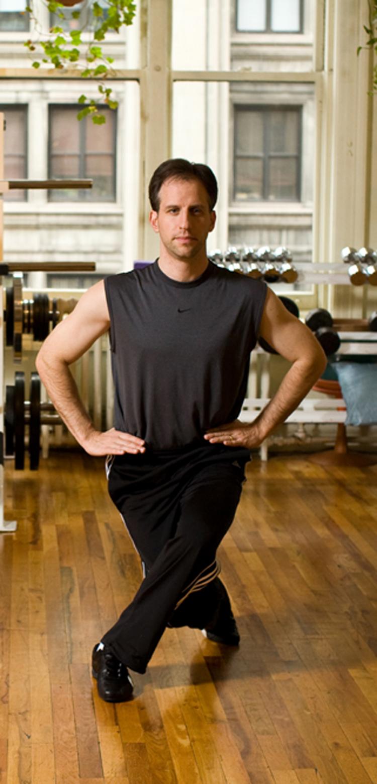 The crossover lunge is great for balance, coordination, moderate flexibility, and developing nice looking legs. (Henry Chan/The Epoch Times, Space Courtesy of Fitness Results) The crossover lunge is great for balance, coordination, moderate flexibility, and developing nice looking legs. (Henry Chan/The Epoch Times, Space Courtesy of Fitness Results)