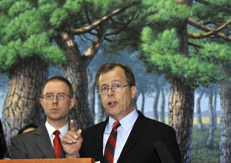 US special envoy for North Korea policy Glyn Davies speaks to the media after three-way talks with Japan and South Korea at the foreign ministry in Seoul on May 21. (Jung Yeon-je/AFP/GettyImages) Epoch Times Photo