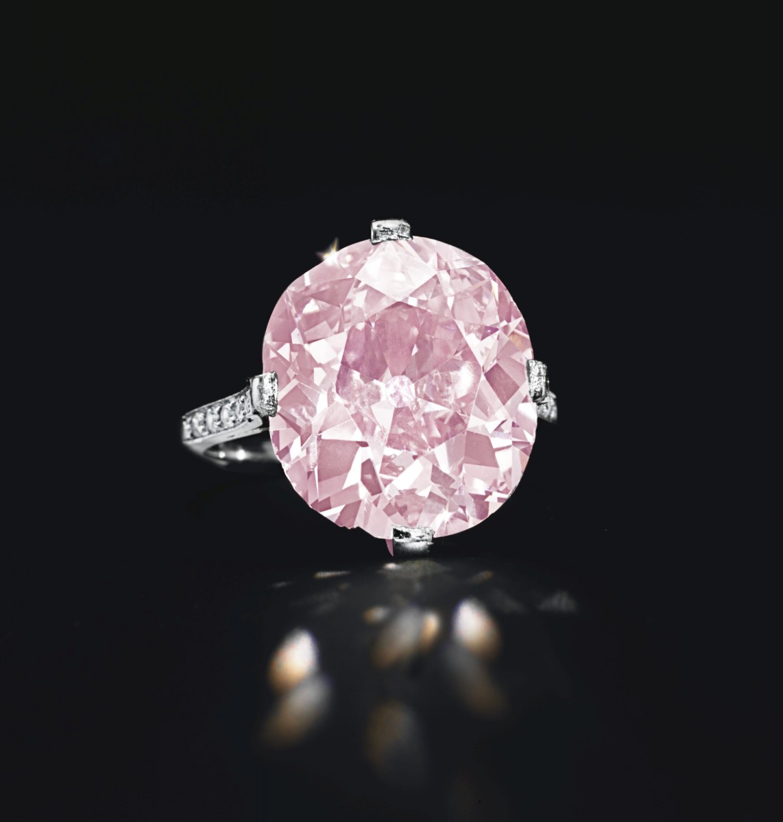 Pink Diamond Ring Epoch Times Photo