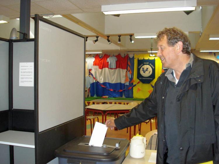 The Dutch went to the polls to pick their 25 representatives of the total 736 seats available in the European Parliament. (The Epoch Times) The Dutch went to the polls to pick their 25 representatives of the total 736 seats available in the European Parliament. (The Epoch Times)