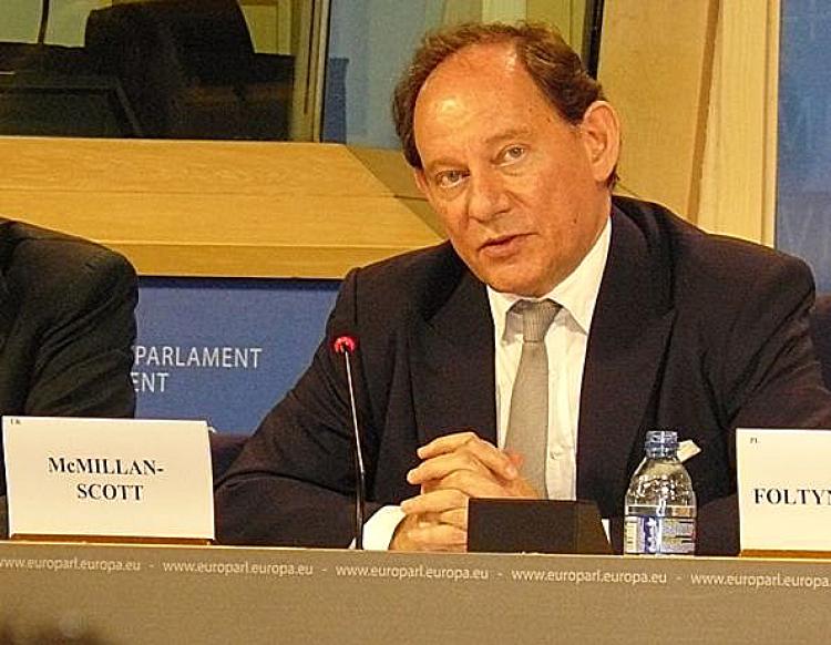 Member of the European Parliament Edward McMillan-Scott and other EP members, discuss NTDTV, the CCP, and the Olympics. (The Epoch Times) Member of the European Parliament Edward McMillan-Scott and other EP members, discuss NTDTV, the CCP, and the Olympics. (The Epoch Times)