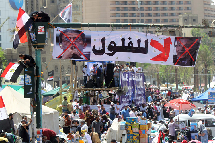 Egyptian sit on the traffic light decora Egyptian sit on the traffic light decora