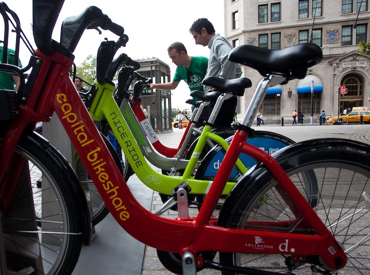 A model bike share docking station was on display on Wednesday afternoon at Bowling Green. (Amal Chen/The Epoch Times) A model bike share docking station was on display on Wednesday afternoon at Bowling Green. (Amal Chen/The Epoch Times)