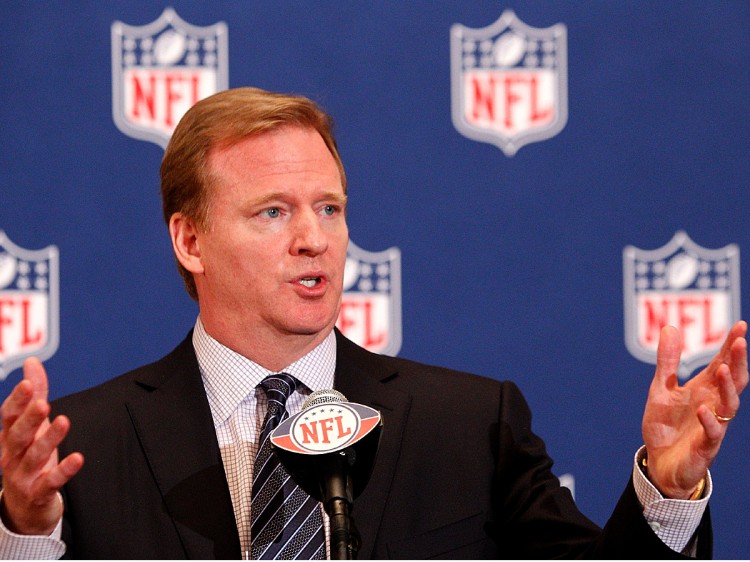 After this past weekend's Razzie Award winning acting job by two New York Giants players, NFL Commissioner Roger Goodell issued a memo to all 32 teams warning of harsh penalties for faking injuries during a game. (Sean Gardner/Getty Images) After this past weekend's Razzie Award winning acting job by two New York Giants players, NFL Commissioner Roger Goodell issued a memo to all 32 teams warning of harsh penalties for faking injuries during a game. (Sean Gardner/Getty Images)