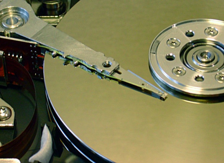 Hard disk head. (Petwoe/Wikimedia Commons) Hard disk head. (Petwoe/Wikimedia Commons)