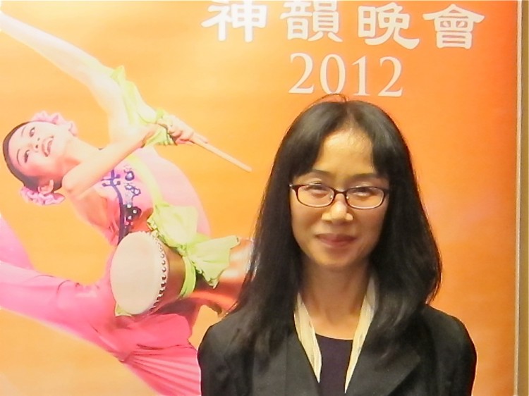 Korean artist Ms. Hong Jung Park at Shen Yun