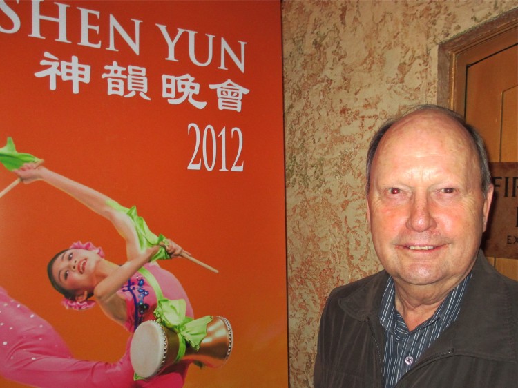 IMG_0125 Geoffrey Hogbin attends Shen Yun
