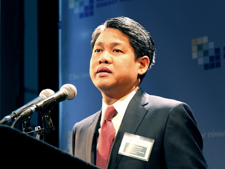 IMG_6666 Gil Quiniones, chief operating officer of the New York Power Authority, and head of the Energy Highway task force, speaks on Wednesday at a summit at Columbia University. (Christian Watjen/Epoch Times Staff)