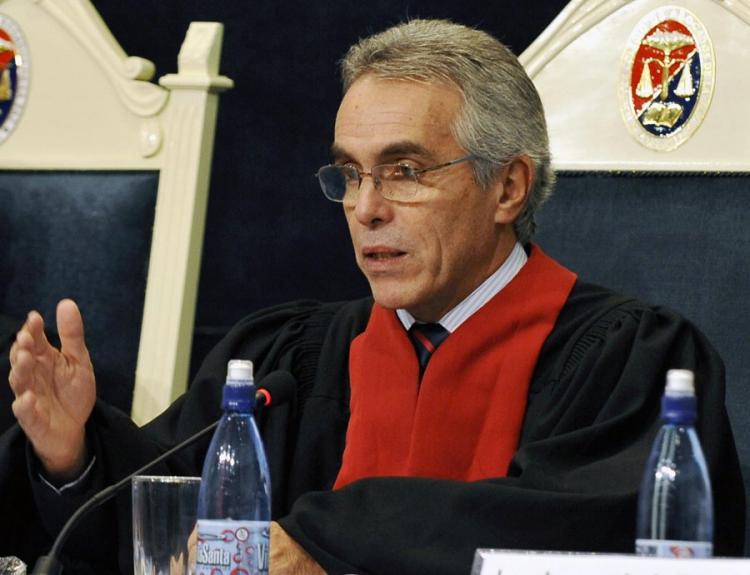 DOS ERRES TRIAL: Judge Diego Garcia Sayan of the Inter American Court of Human Rights speaks on July 14, 2009, in La Paz during a session on the case of the 1982 massacre of 250 indigenous people in Dos Erres, Guatemala.(Aizar Raldes/AFP/Getty Images) DOS ERRES TRIAL: Judge Diego Garcia Sayan of the Inter American Court of Human Rights speaks on July 14, 2009, in La Paz during a session on the case of the 1982 massacre of 250 indigenous people in Dos Erres, Guatemala.(Aizar Raldes/AFP/Getty Images)