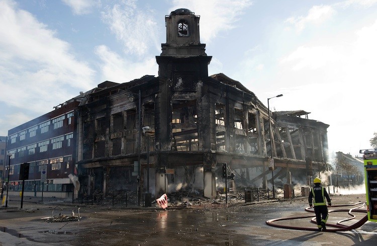 Rioting in London Spreads on Second Night of Violence