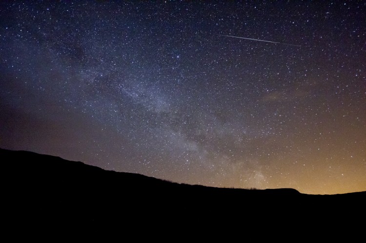 A Lyrid meteor with the Milky Way in the background, taken on April 15, 2012, in Perth, Scotland. (David Hannah) A Lyrid meteor with the Milky Way in the background, taken on April 15, 2012, in Perth, Scotland. (David Hannah)