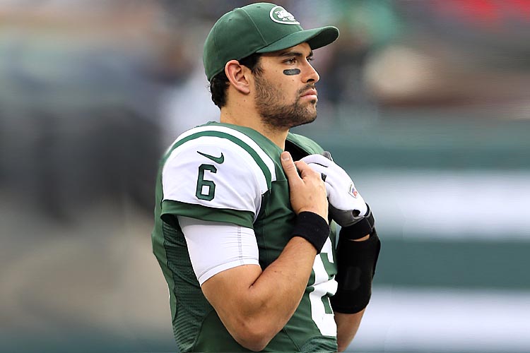 Mark Sanchez, who was benched last week in favor of Greg McElroy, will start again this week. (Elsa/Getty Images)