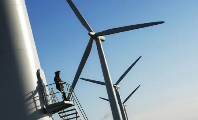 The Federal Government is making changes to the renewable energy target scheme, but questions remain about how it will operate into the future. (Adrian Dennis/AFP/Getty Images)