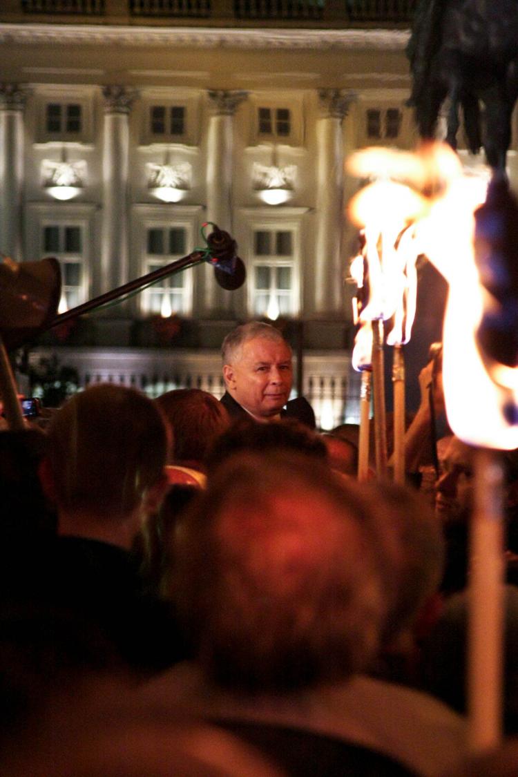 Former Polish Prime Minister Jaroslaw Kaczynski, leads a march on the presidential palace in Warsaw on Sept. 10 to protest the removal of a memorial cross for his twin brother, former president Lech Kaczynski, who was killed in the Smolensk plane crash last April 10. (Tom Ozimek/The Epoch Times) Former Polish Prime Minister Jaroslaw Kaczynski, leads a march on the presidential palace in Warsaw on Sept. 10 to protest the removal of a memorial cross for his twin brother, former president Lech Kaczynski, who was killed in the Smolensk plane crash last April 10. (Tom Ozimek/The Epoch Times)