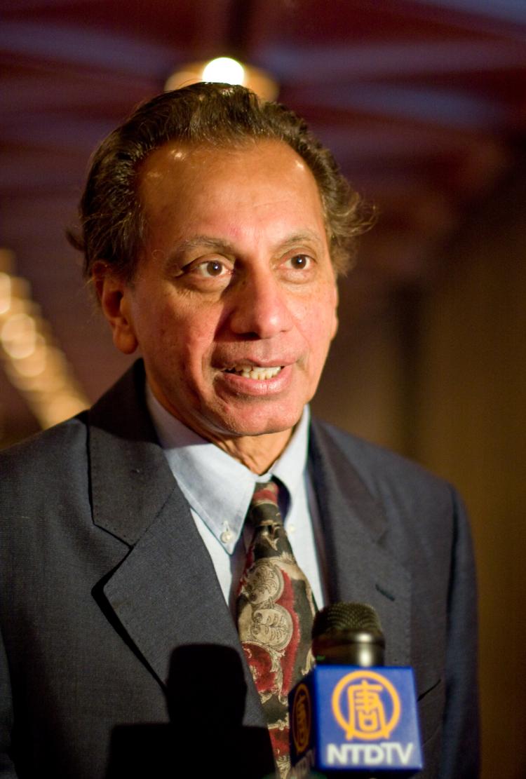 Prof. Cyril Dabydeen, distinguished author, teacher, and former Poet Laureate of Ottawa, at the Shen Yun Performing Arts' opening show at the National Arts Centre in Ottawa on Jan. 10, 2010. (Samira Bouaou/Epoch Times Staff) Prof. Cyril Dabydeen, distinguished author, teacher, and former Poet Laureate of Ottawa, at the Shen Yun Performing Arts' opening show at the National Arts Centre in Ottawa on Jan. 10, 2010. (Samira Bouaou/Epoch Times Staff)