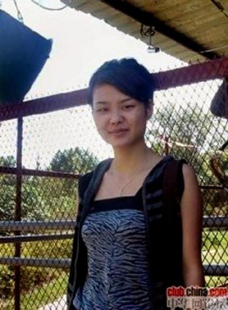 Deng Yujiao, cadre rape victim (Internet Photo) Deng Yujiao, cadre rape victim (Internet Photo)