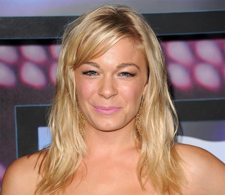 Singer LeAnn Rimes is engaged to actor Eddie Cibrian. (Jason Merritt/Getty Images) Singer LeAnn Rimes is engaged to actor Eddie Cibrian. (Jason Merritt/Getty Images)