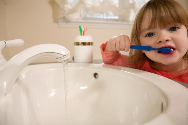 TOOTHBRUSHING: What are you brushing your teeth with? (Photos.com) TOOTHBRUSHING: What are you brushing your teeth with? (Photos.com)