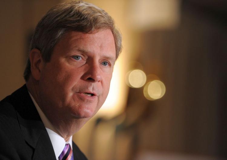 NextImg:Vilsack Pushes Climate Smart Farming, Biofuels at Agricultural Outlook Forum