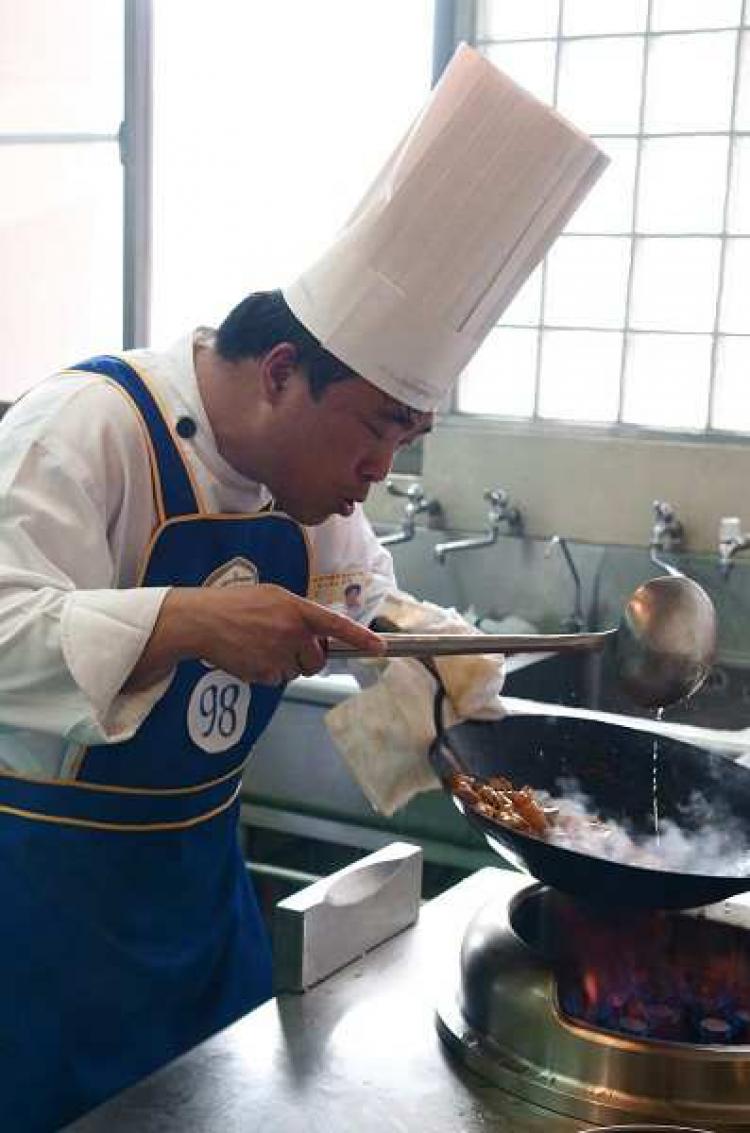 A Taiwanese chef gives his best at the preliminary round of the International Chinese Culinary Arts Competition. (Photo courtesy of NTDTV) A Taiwanese chef gives his best at the preliminary round of the International Chinese Culinary Arts Competition. (Photo courtesy of NTDTV)
