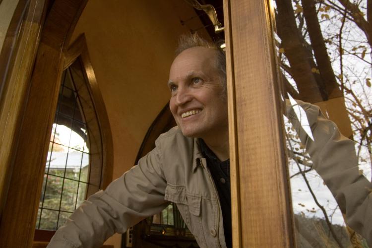 Yanni looking out. (Jarrod Hall/The Epoch Times) Yanni looking out. (Jarrod Hall/The Epoch Times)