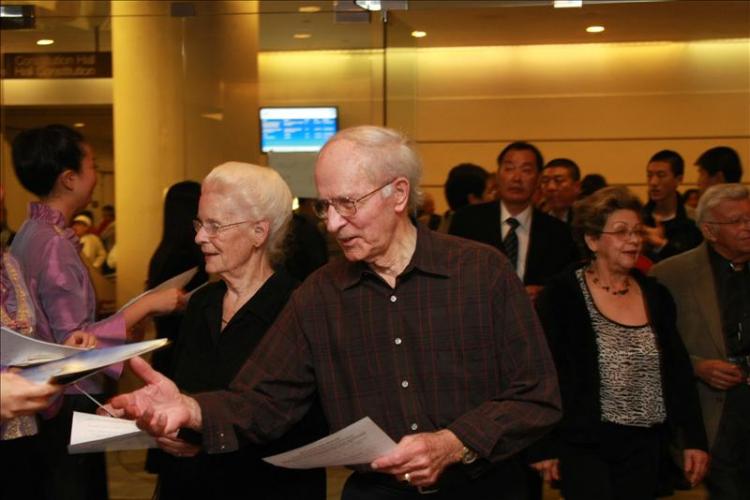 Audience members wait in the lobby before the start of the Mid-Autumn Spectacular the John Bassett Theatre in Toronto. (Victor Chen/The Epoch Time) Audience members wait in the lobby before the start of the Mid-Autumn Spectacular the John Bassett Theatre in Toronto. (Victor Chen/The Epoch Time)
