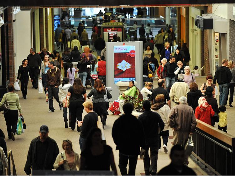 Christmas shoppers search for the right gifts at a shopping mall in Glendale, California, December 23, 2008.  (Jewel Samad/AFP/Getty Images)