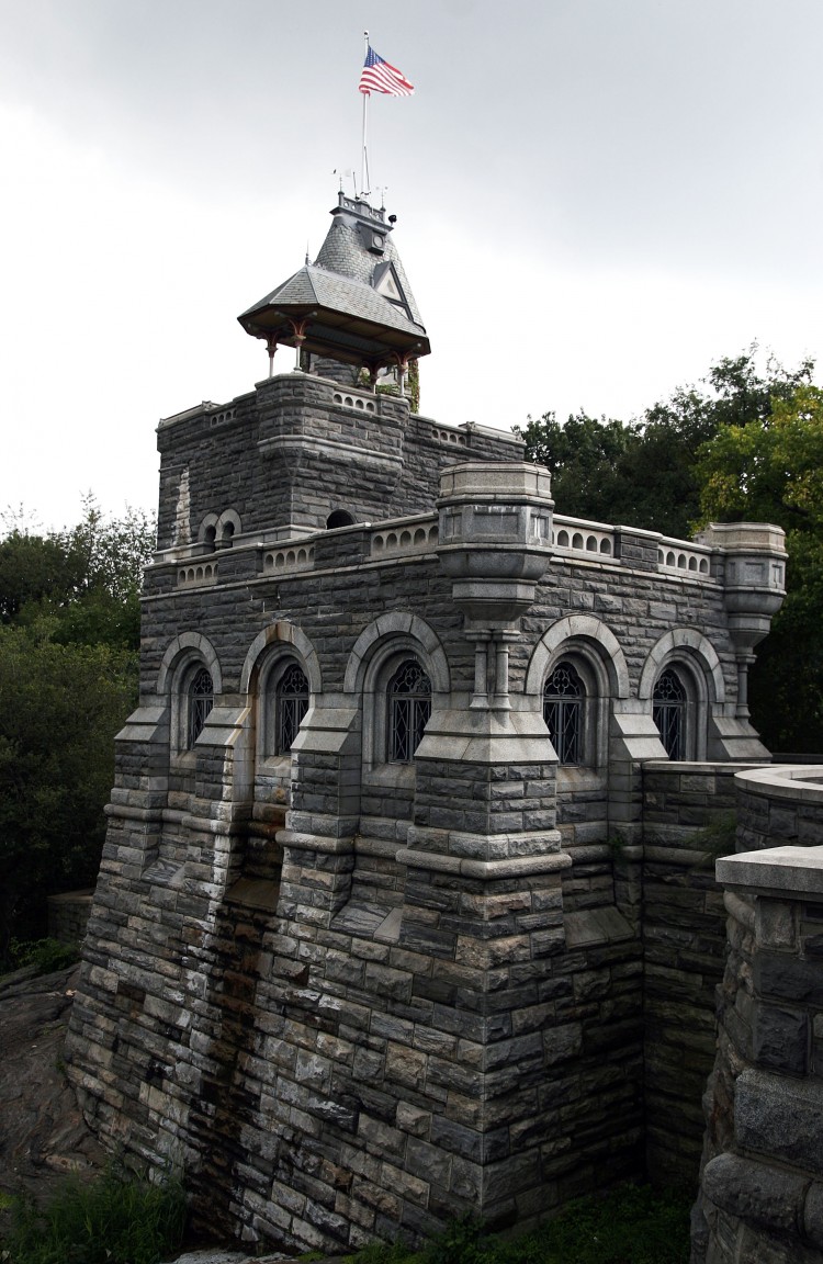 Belvedere Castle in the center of Central Park rises from the rough schist it is built from. (Tim McDevitt/The Epoch Times) Belvedere Castle in the center of Central Park rises from the rough schist it is built from. (Tim McDevitt/The Epoch Times)