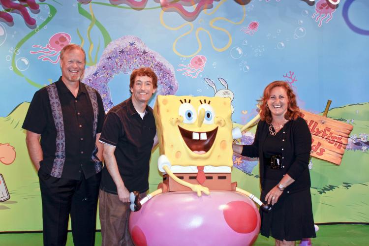 (R-L)Cyma Zarghami, Tom Kenny, and Bill Fagerbakke pose next to the newly erected SpongeBob Squarepants wax figure. (Cliff Jia/The Epoch Times) (R-L)Cyma Zarghami, Tom Kenny, and Bill Fagerbakke pose next to the newly erected SpongeBob Squarepants wax figure. (Cliff Jia/The Epoch Times)