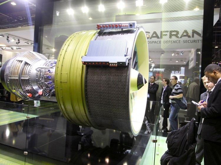 NEW ENGINE: Visitors look at the LEAP engine by CFM, selected by Airbus to power the A320neo, at the International Paris Air Show on June 22. (Pierre Verdy/AFP/Getty Images)