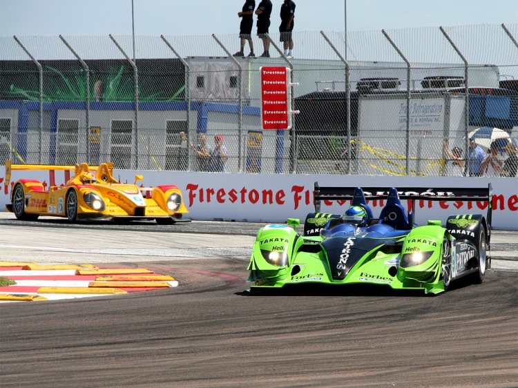The Brabham/Sharp Hightower Acura (shown here leading the Long/Massen Penske Porsche out of Turn One at St. Petersburg) took the overall and P2 win at Lime Rock. (Sherwood Liu/The Epoch Times) The Brabham/Sharp Hightower Acura (shown here leading the Long/Massen Penske Porsche out of Turn One at St. Petersburg) took the overall and P2 win at Lime Rock. (Sherwood Liu/The Epoch Times)