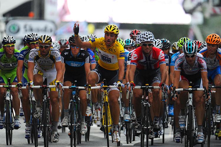 Fabian Cancellara (C) asks the riders not to sprint to support the riders who crashed during Stage Two of the 2010 Tour de France. (Pascal Pavani/AFP/Getty Images) Fabian Cancellara (C) asks the riders not to sprint to support the riders who crashed during Stage Two of the 2010 Tour de France. (Pascal Pavani/AFP/Getty Images)
