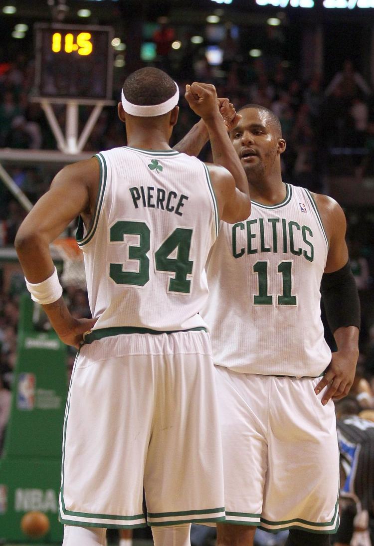 FINISHERS: Paul Pierce and Glen Davis helped lead the Celtics to a late comeback against the New York Knicks on Monday. (Elsa/Getty Images ) FINISHERS: Paul Pierce and Glen Davis helped lead the Celtics to a late comeback against the New York Knicks on Monday. (Elsa/Getty Images )