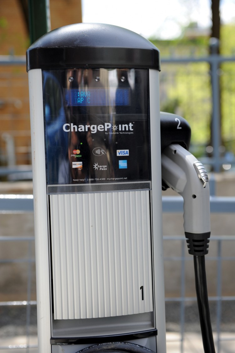 Ontario to Add Electric Car Charging Stations