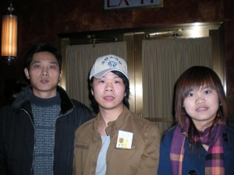 Zhang Qingshi (2nd from right) and Lin Ling (far right). (The Epoch Times) Zhang Qingshi (2nd from right) and Lin Ling (far right). (The Epoch Times)